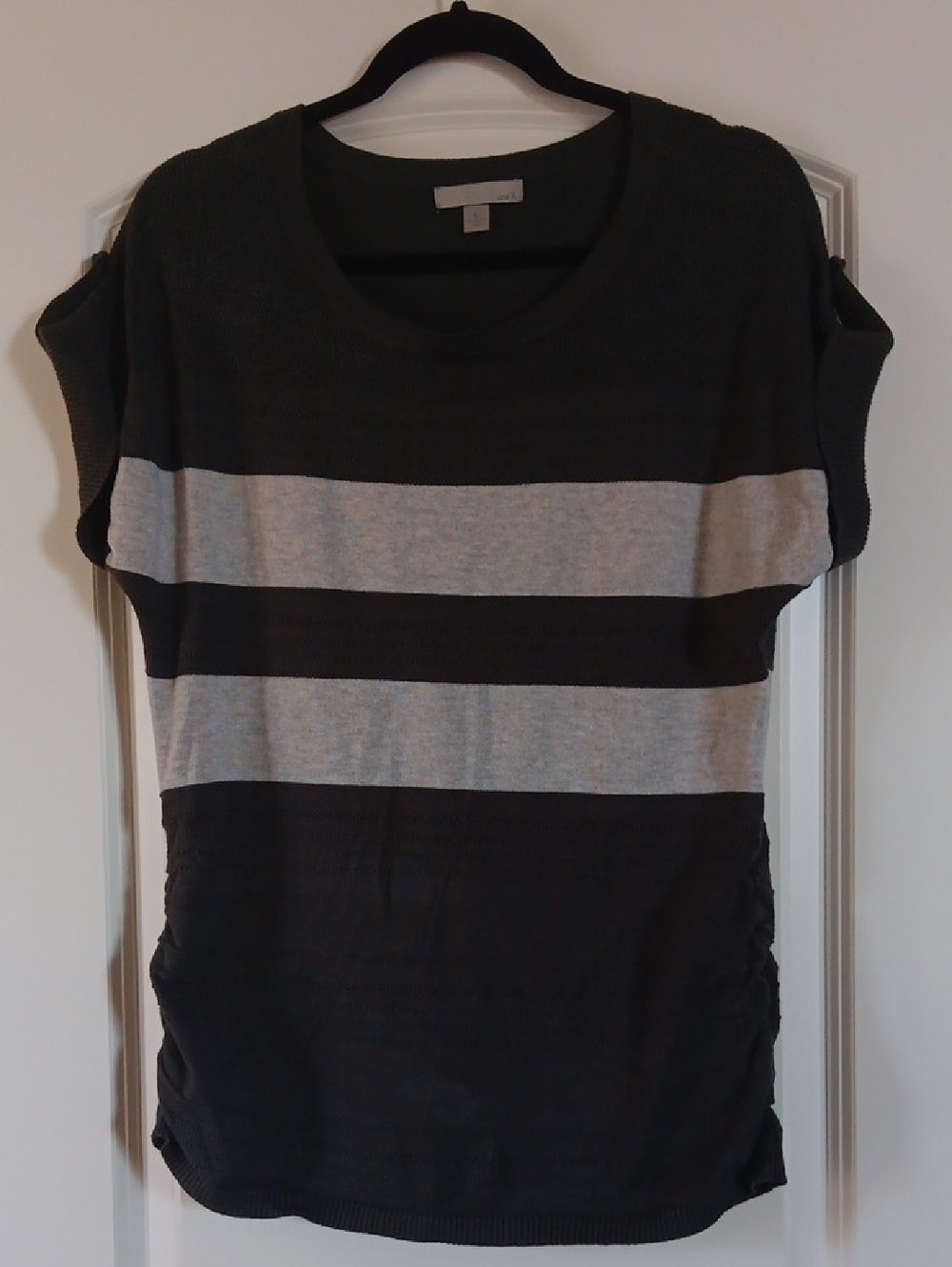 One A Women's Short Sleeve Striped Knit Top - Charcoal & Light Gray
